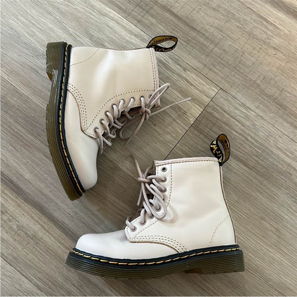 Dr. Martens Light Rose Neutral Taupe Toddler Girl 8